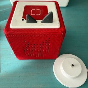 Sunset Red Tonie Box 1 (Tonies sold separately but can bundle)